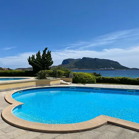 Luxury Ginestra Sea View With Common Swimming Pool Just 50 Mt From The Apartment Golfo Aranci